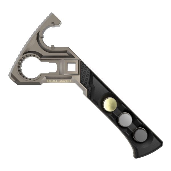 a multi - tool with two different tools attached to it